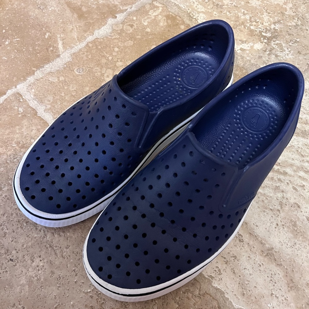 Boy Native loafer shoes size 5. Navy, worn once